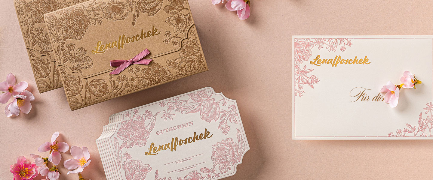 Lena-Hoschek-Letterpress-Gutschein-Karte-Goldfolie