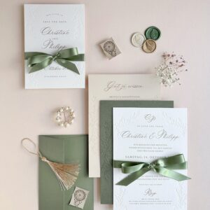Letterpress Hochzeitskarte in Olivgrün und Gold, mit Save the Date Karte, Programmkarte und Umschlägen für eine Hochzeit am See, Heiraten am Traunsee