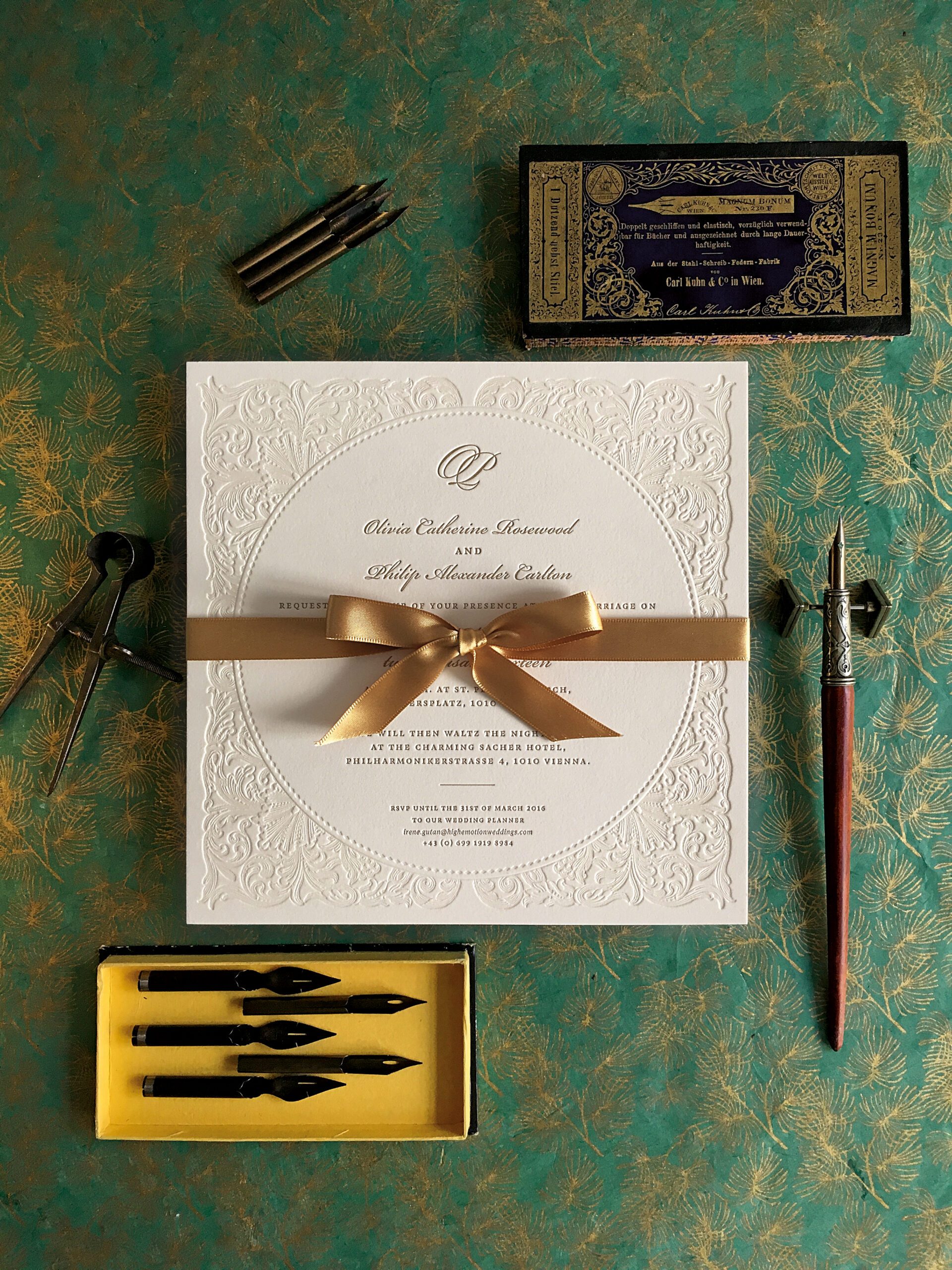 Quadratische Hochzeitseinladung mit Letterpress